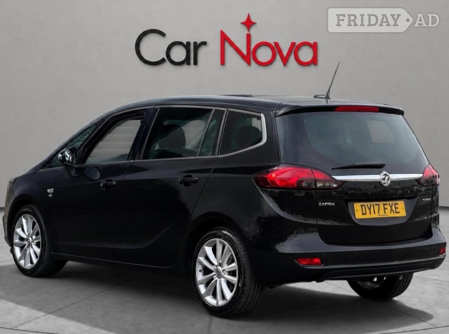 Vauxhall Zafira Tourer 2017 - Cars in Staines