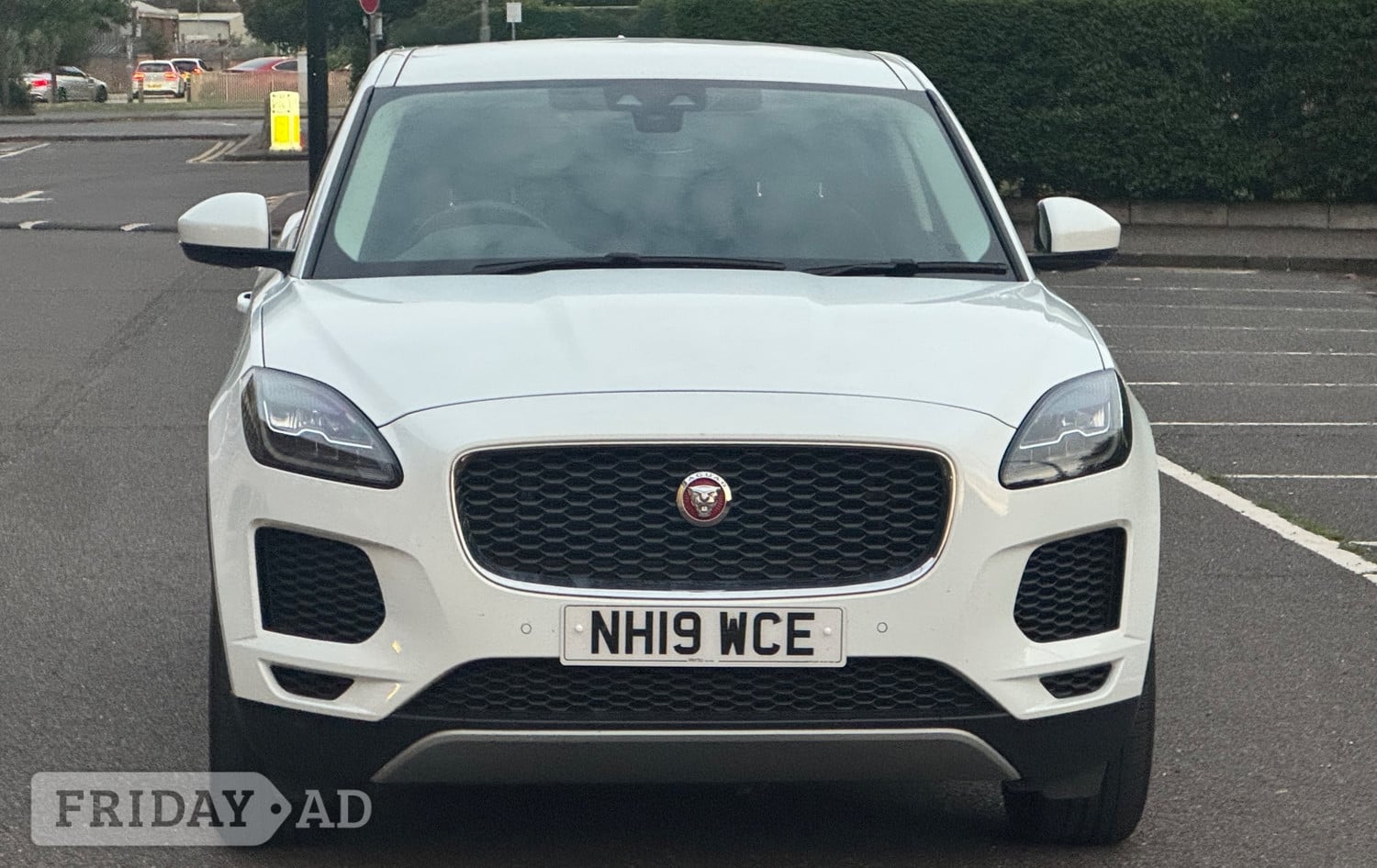 [ berth ]Jaguar E-Pace