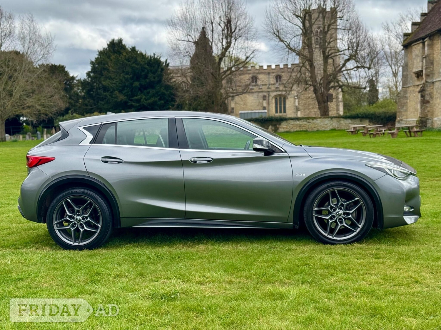 [ berth ]Infiniti Q30
