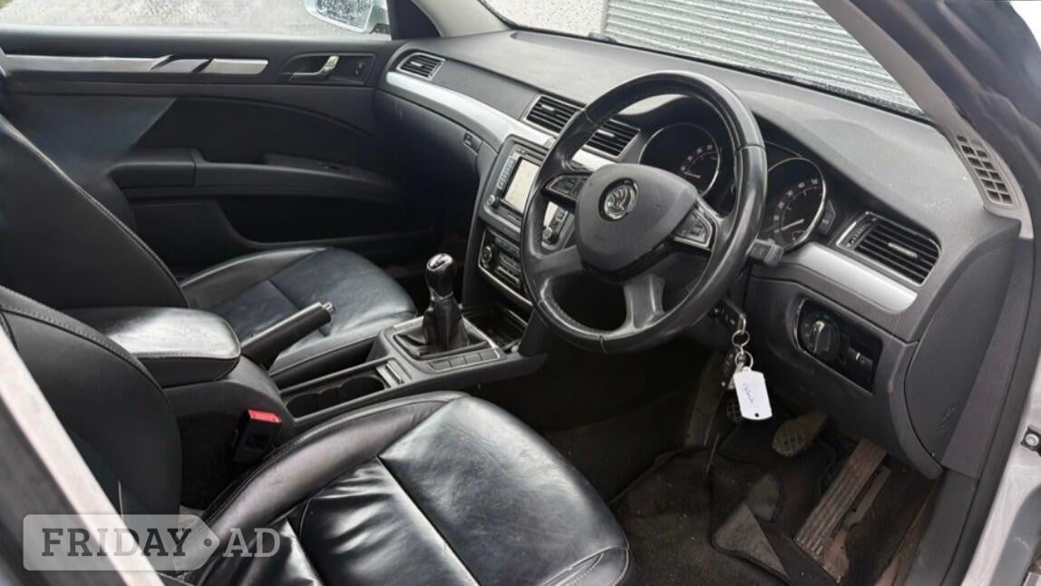 Skoda Superb 2013 - Cars