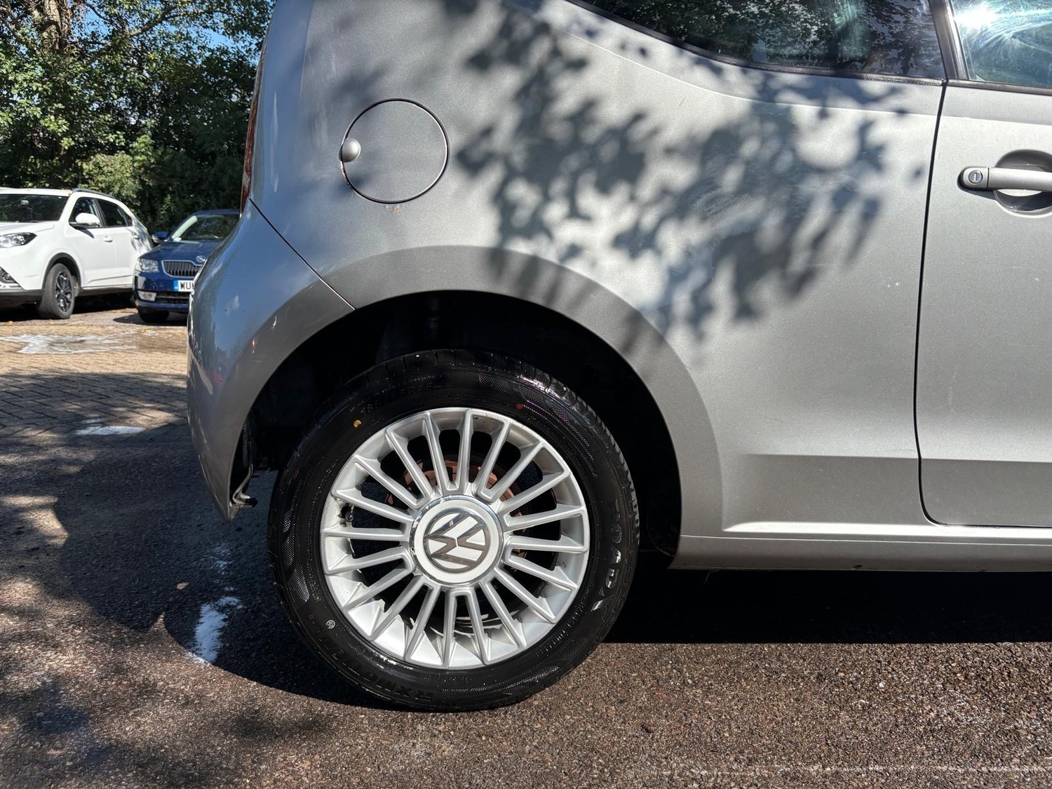 Volkswagen UP! 2014 - Cars
