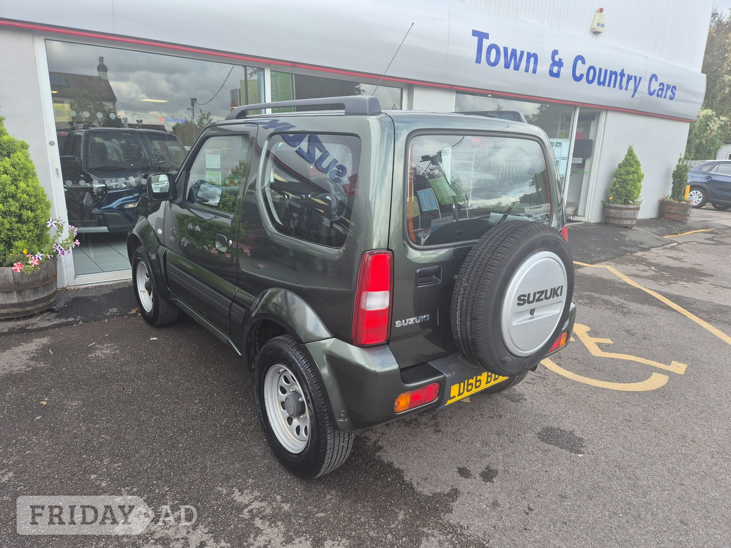 Suzuki Jimny 2016 - Cars in Aldershot