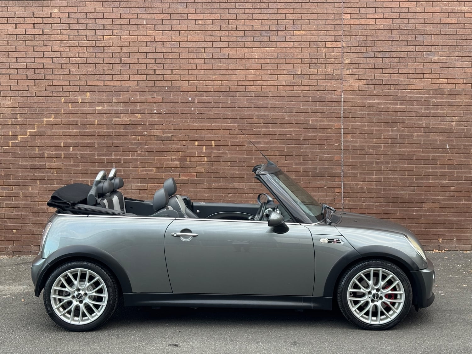Mini Convertible 2008 - Cars in Ashford