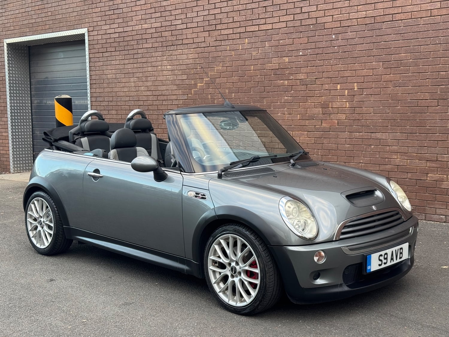 Mini Convertible 2008 - Cars