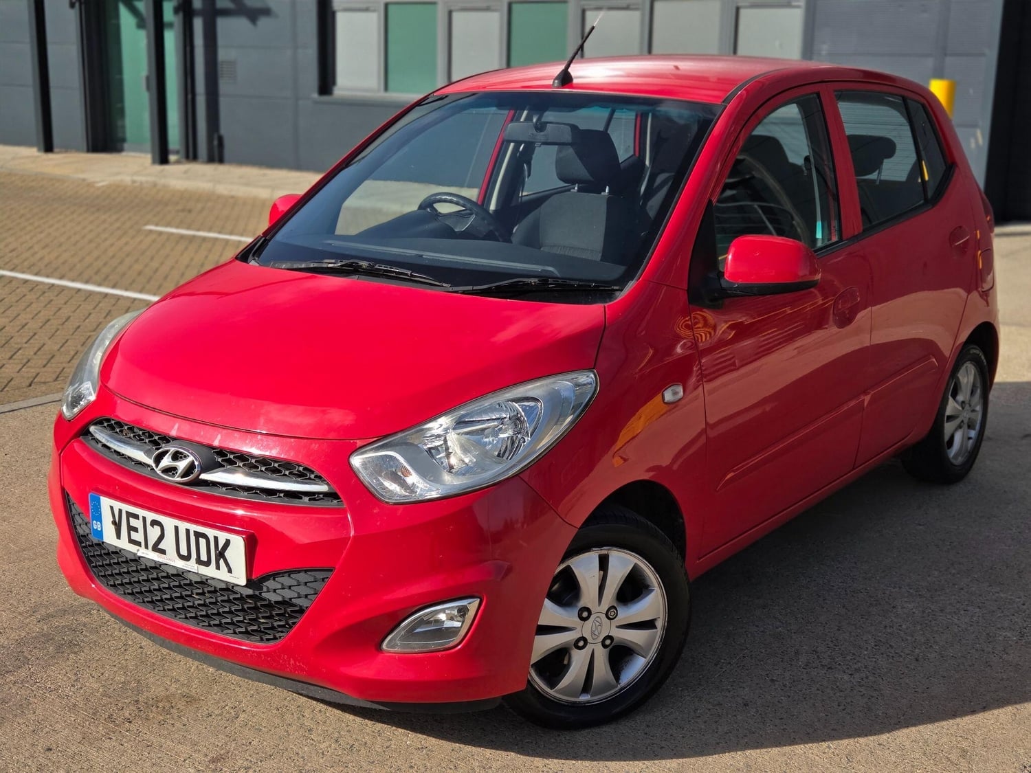 Hyundai i10 2012 - Cars in Slough