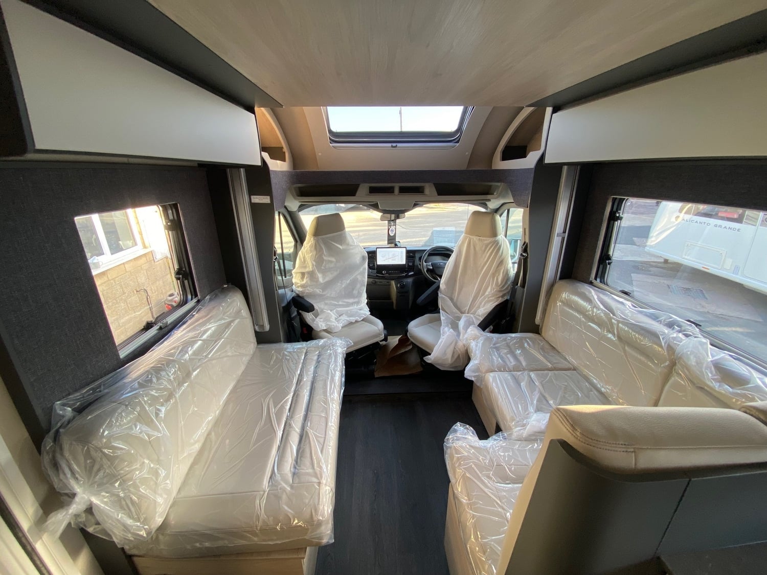 Auto-Trail F-line F67 2027 - Motorhomes & Caravans