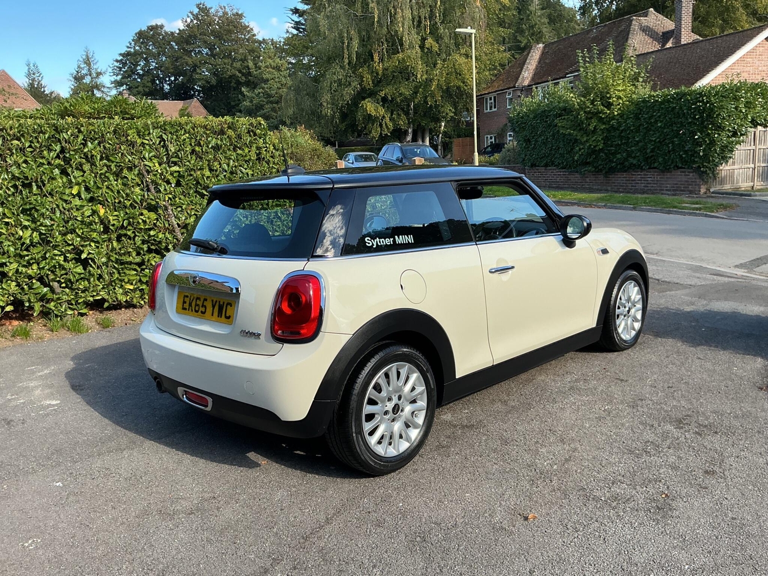 Mini Hatch 2015 - Cars in Winchester