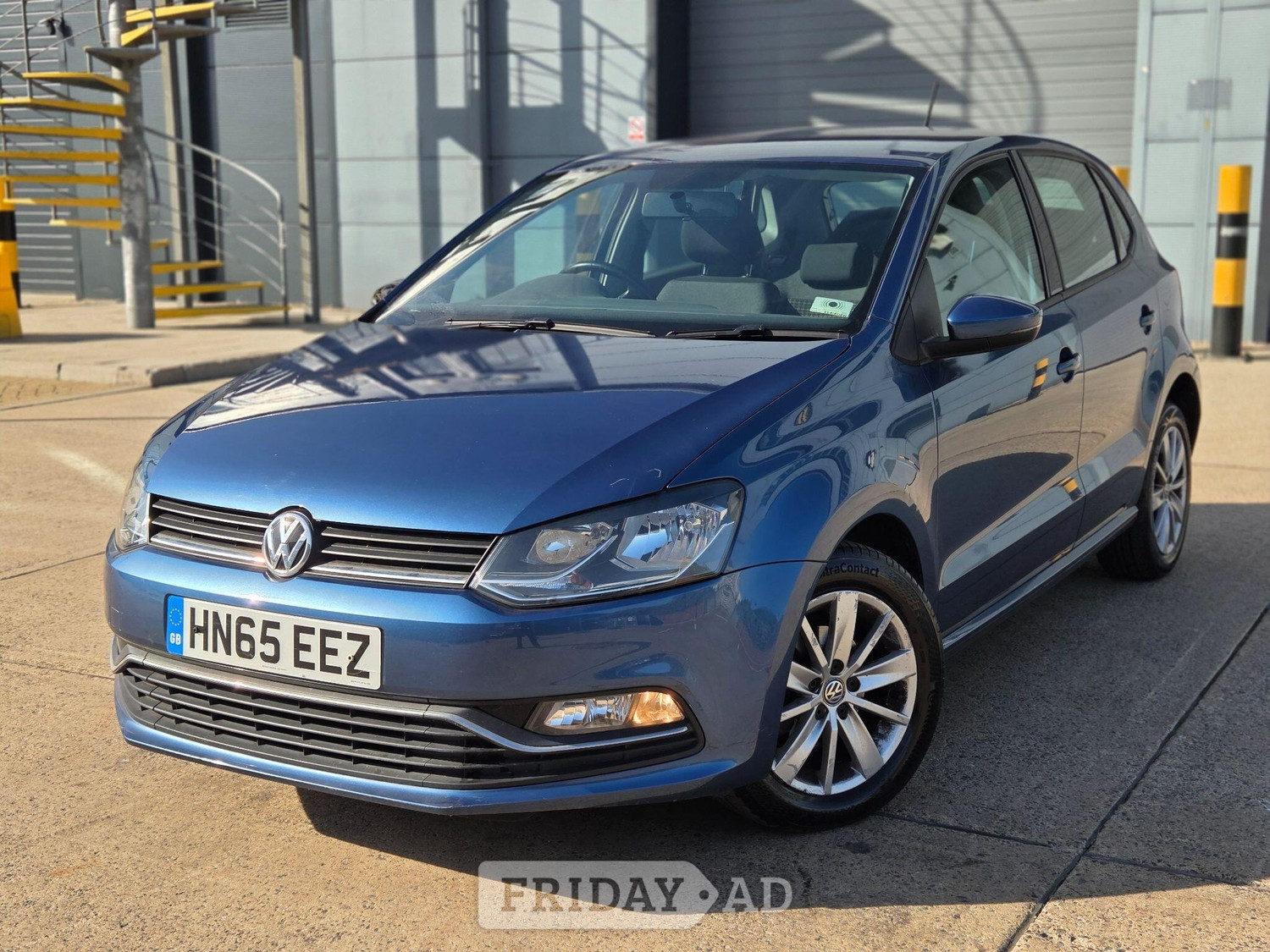 Volkswagen Polo 2015 - Cars