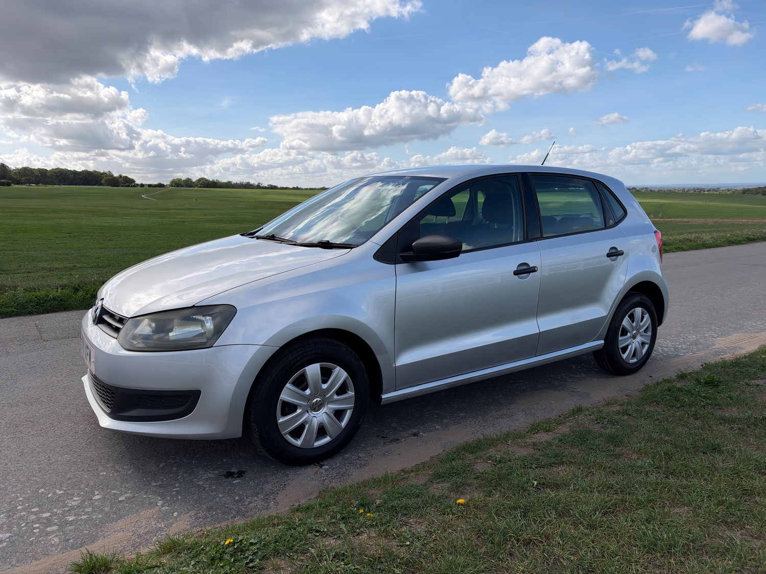 Volkswagen Polo 2011 - Cars