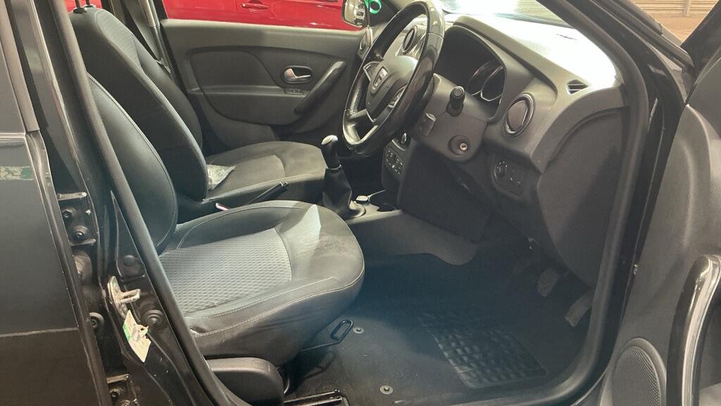 [ berth ]Dacia Logan