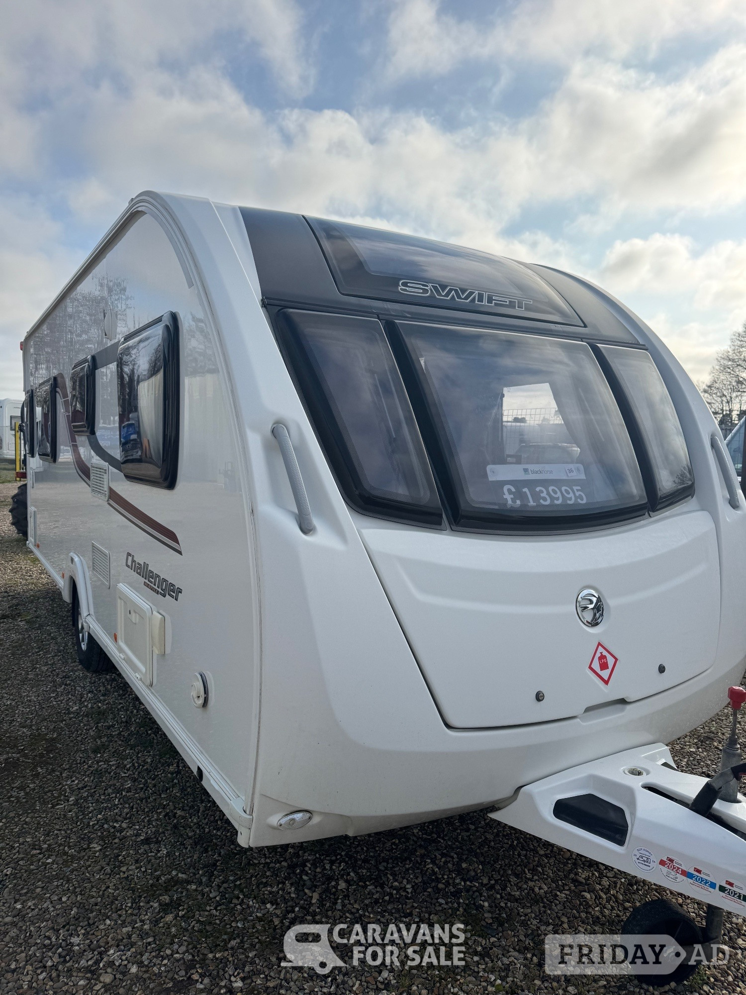 Swift Challenger Sport Hi Style 564 2015 in Canterbury