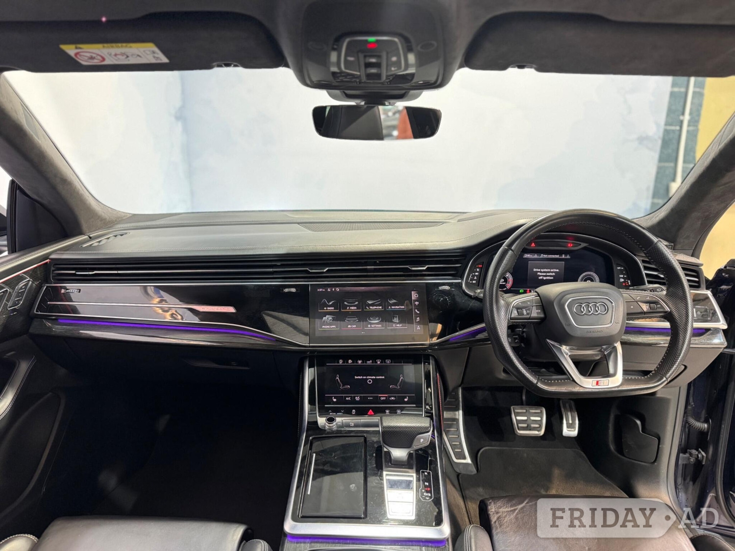 [ berth ]Audi Q8