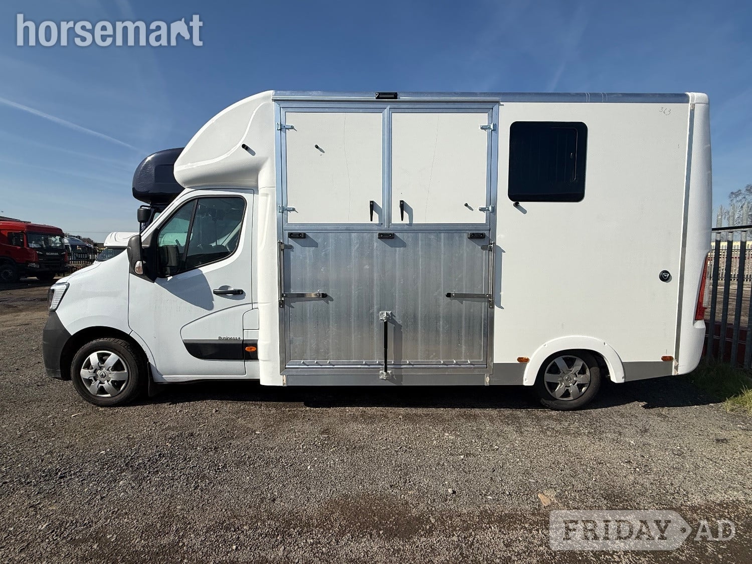 Foxy Stallion Pro Renault Horsebox in Tadcaster