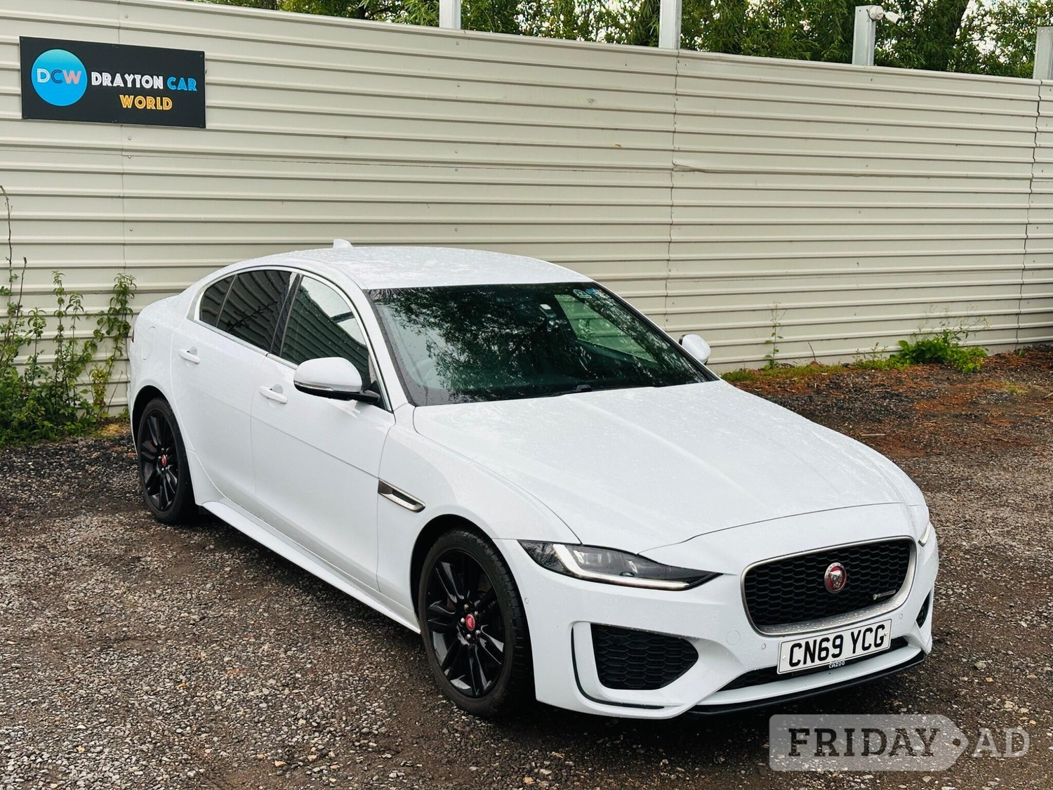 Jaguar XE 2019 - Cars