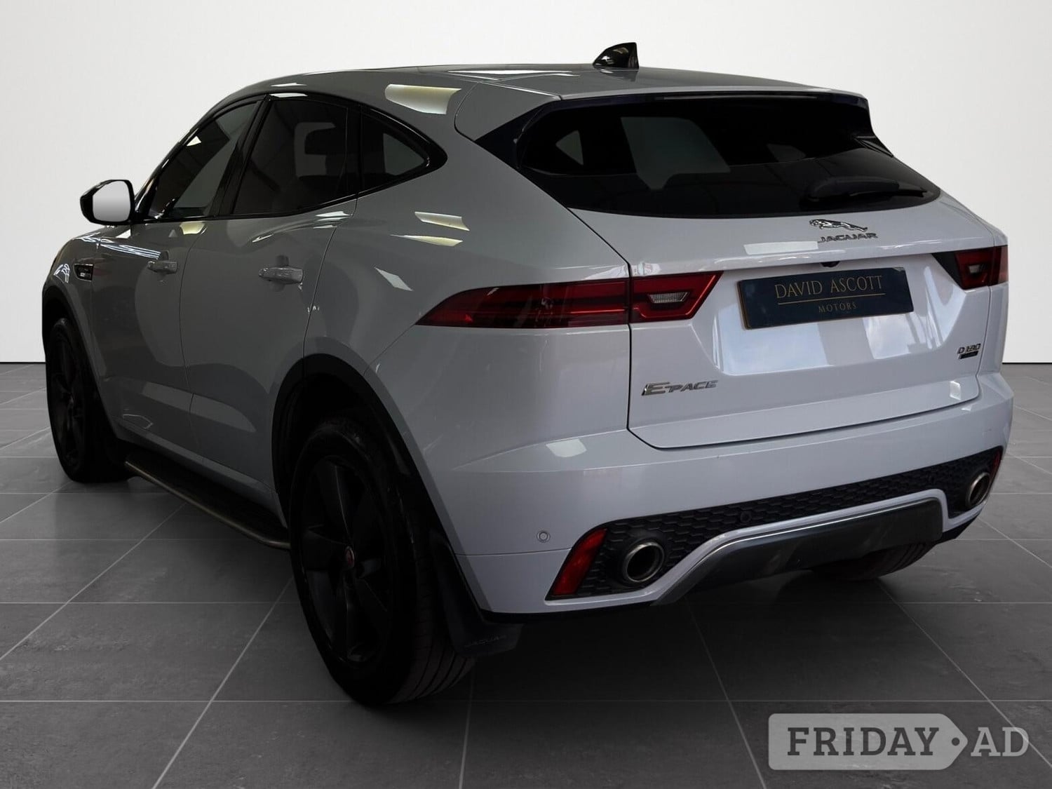 [ berth ]Jaguar E-Pace