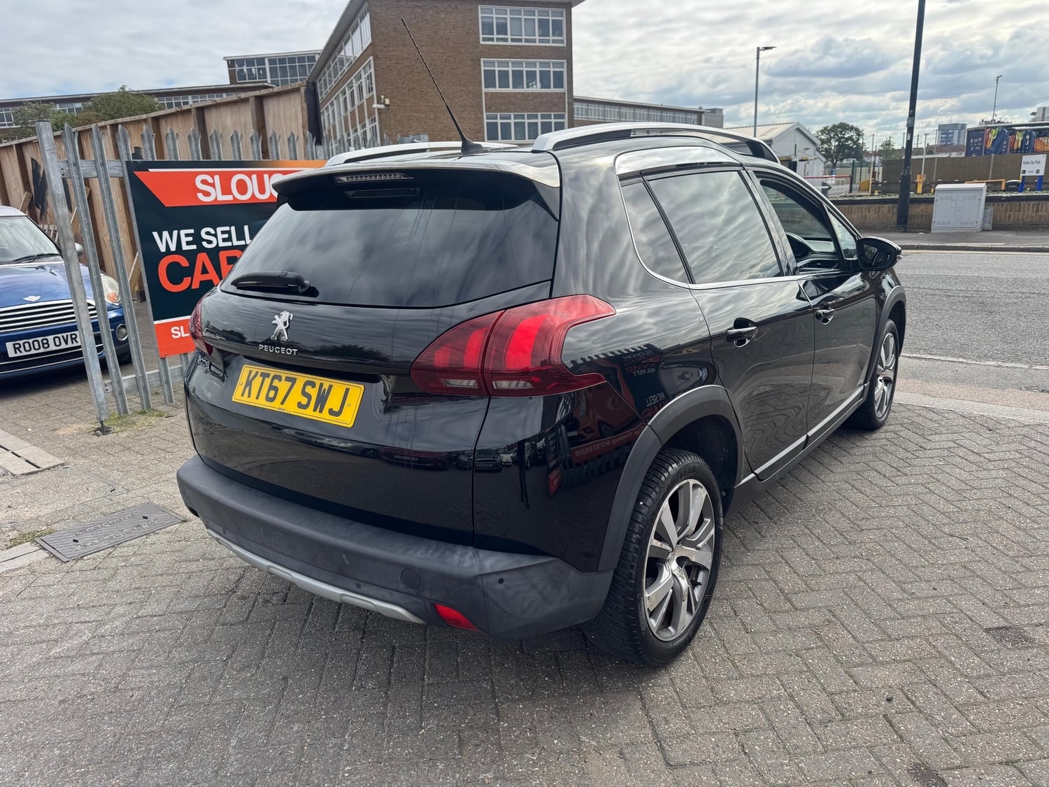 Peugeot 2008 2018 - Cars in Slough