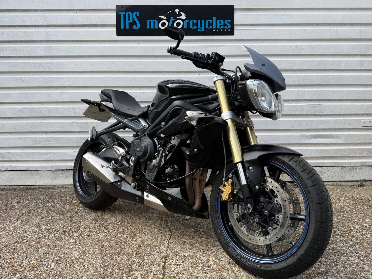[ berth ]Triumph Street Triple