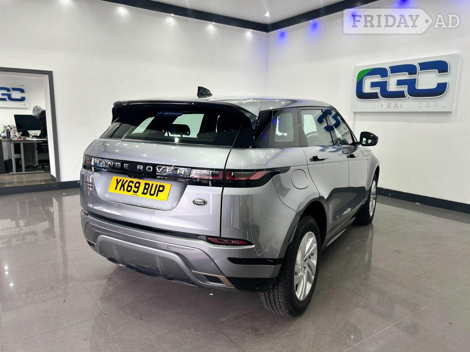 [ berth ]Land Rover Range Rover Evoque