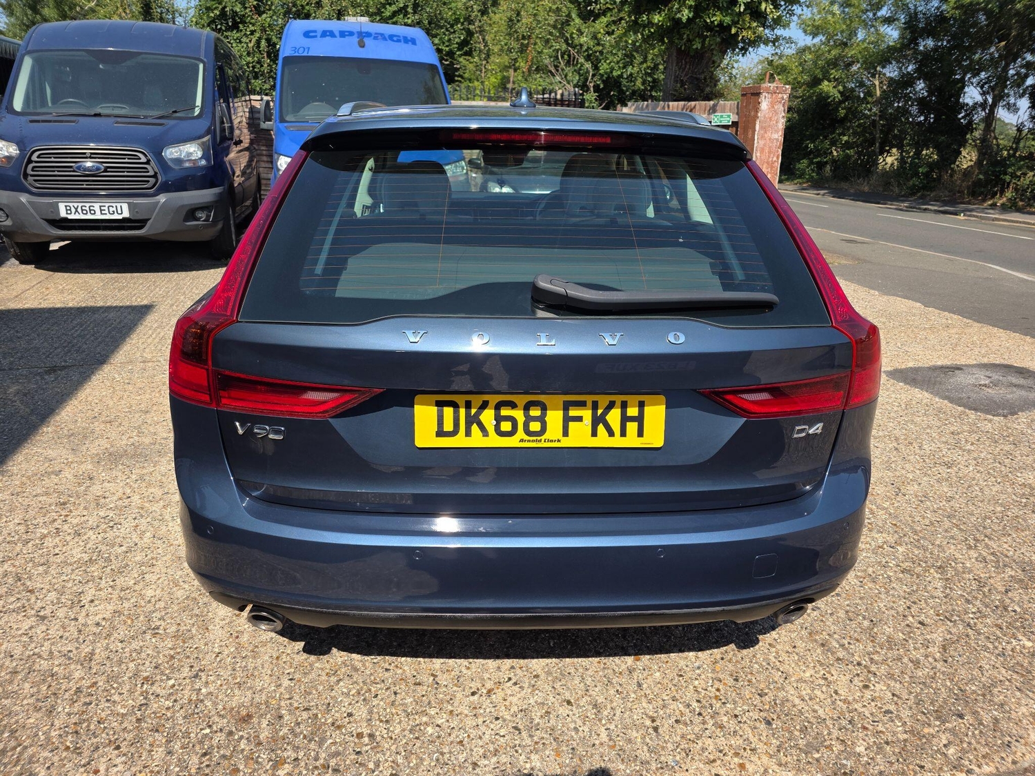 Volvo V90 2018 - Cars in Hounslow