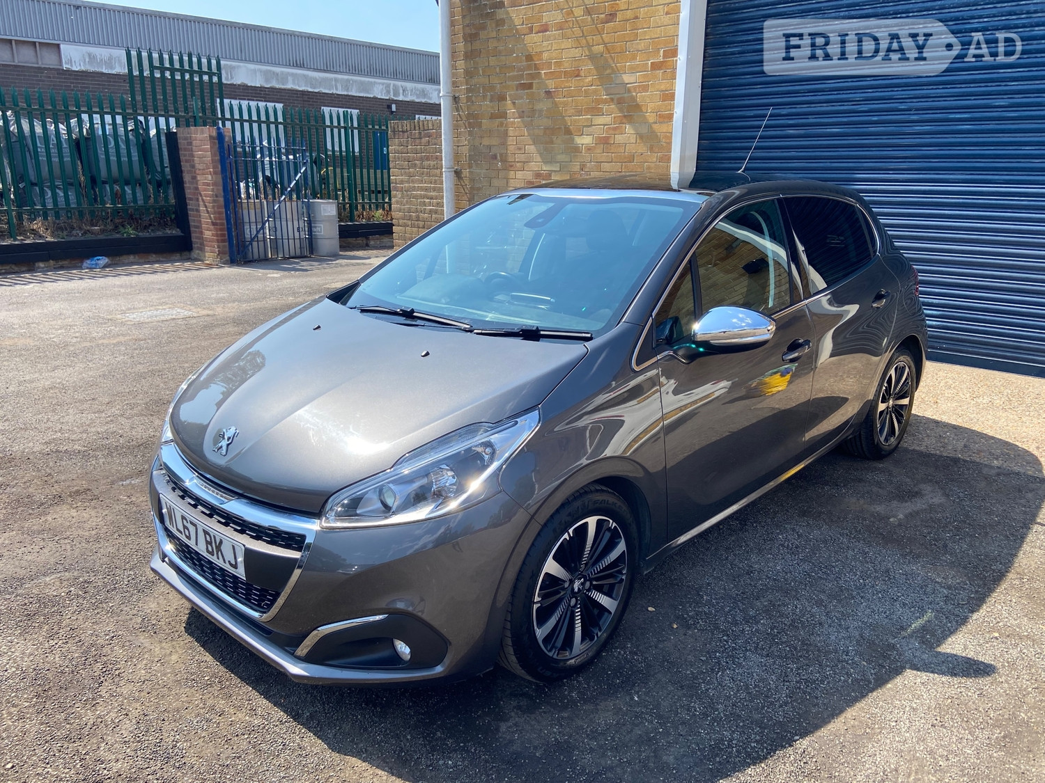 [ berth ]Peugeot 208