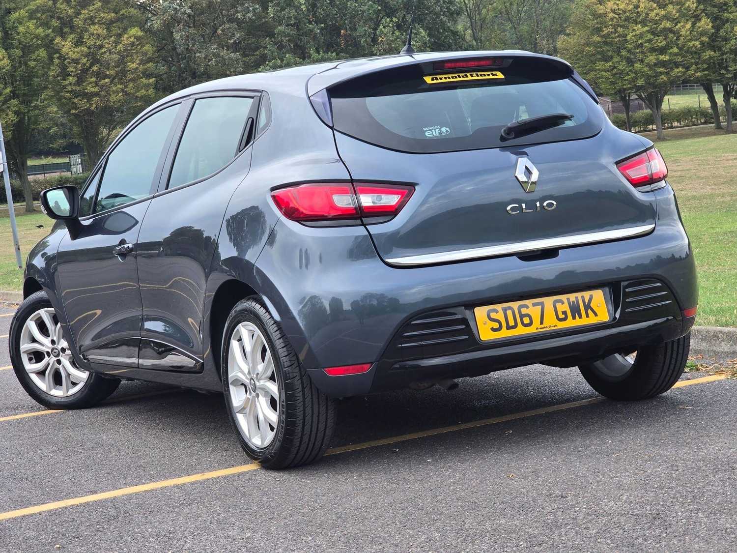 [ berth ]Renault Clio