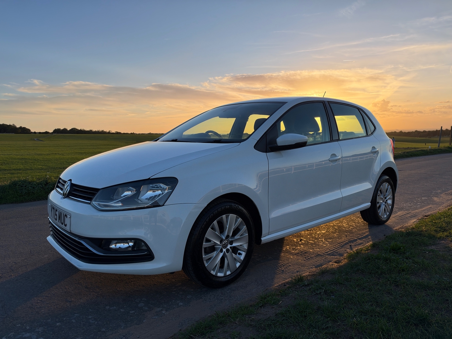 Volkswagen Polo 2015 - Cars in Epsom