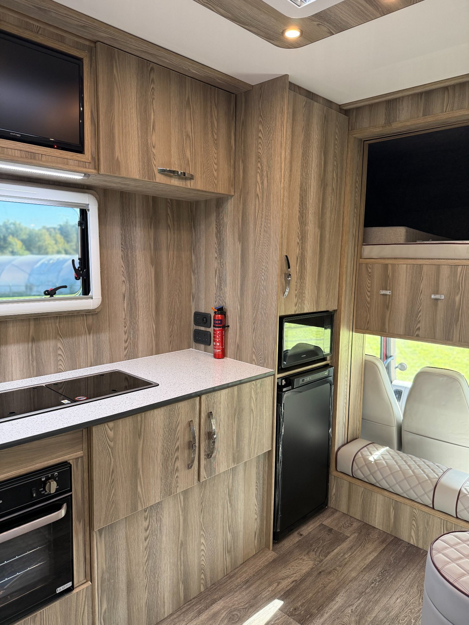 I.C.E Vogue DAF Horsebox - Trailers & Horseboxes in Carshalton