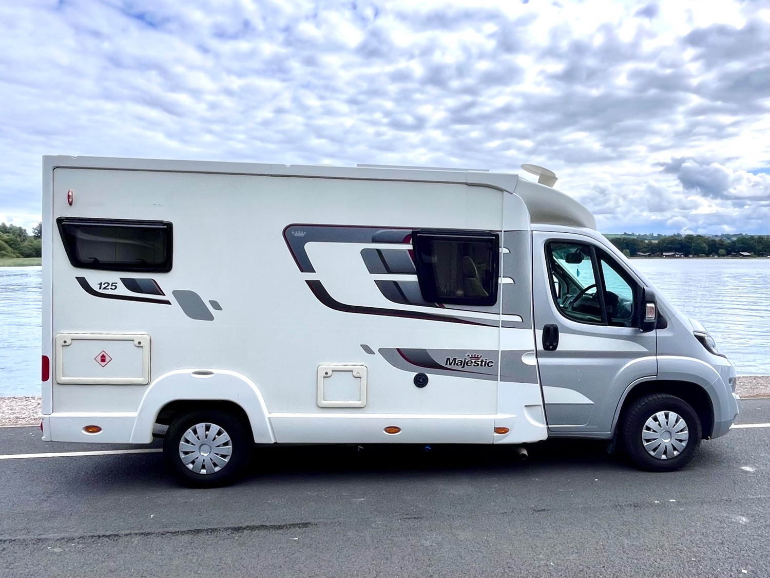 [ berth ]Elddis Majestic 125