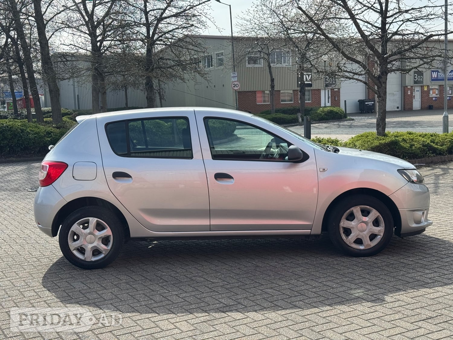 Dacia Sandero 2013 - Cars in Ashford