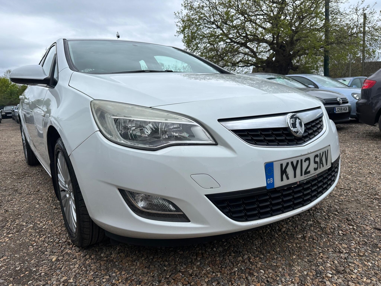 Vauxhall Astra 2012 - Cars