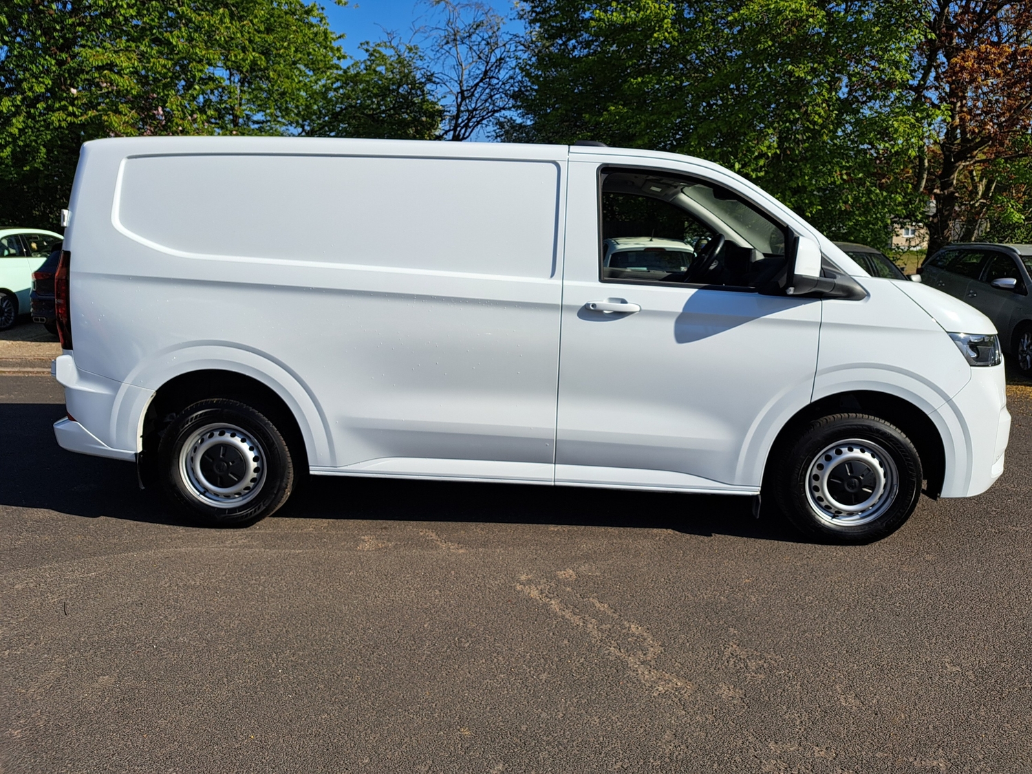 Volkswagen Transporter 2025 - Vans & Commercial Vehicles