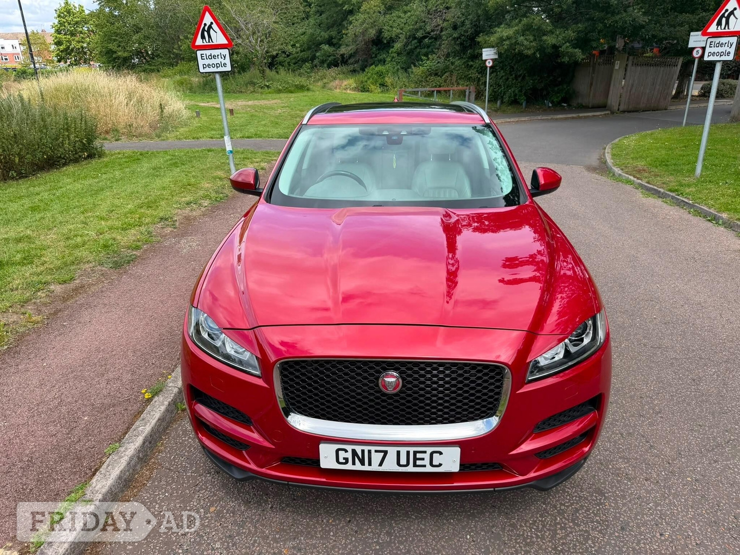 [ berth ]Jaguar F-Pace