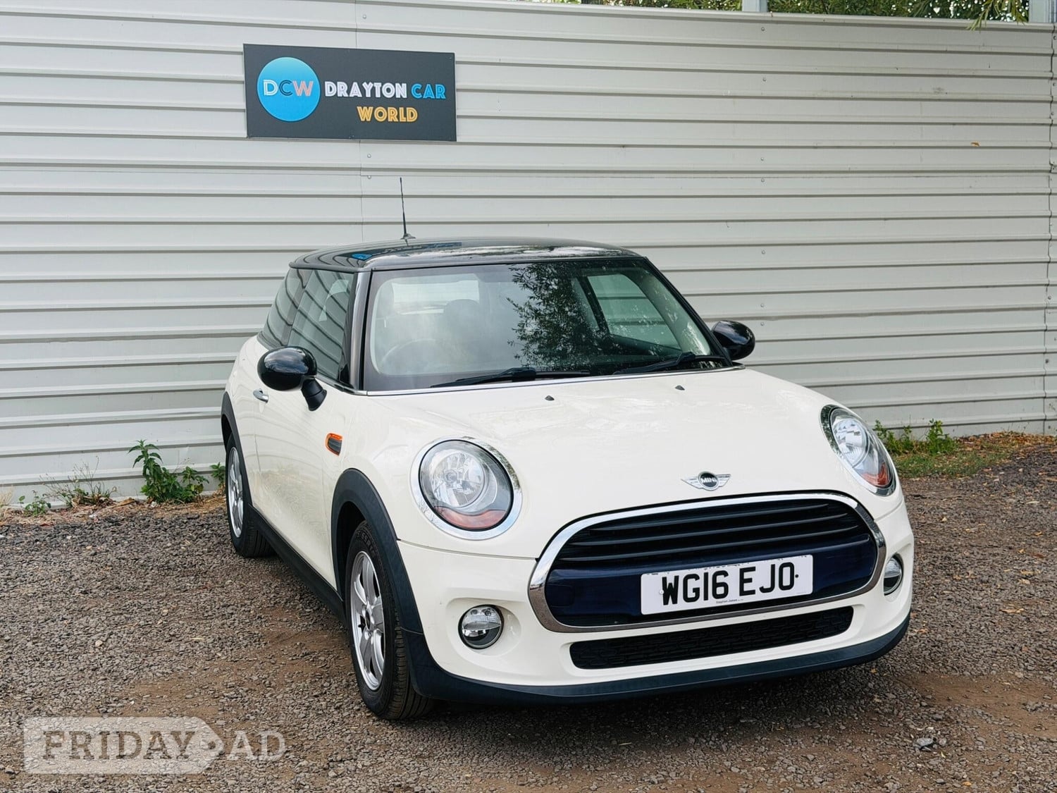 Mini Hatch 2016 in Hillingdon