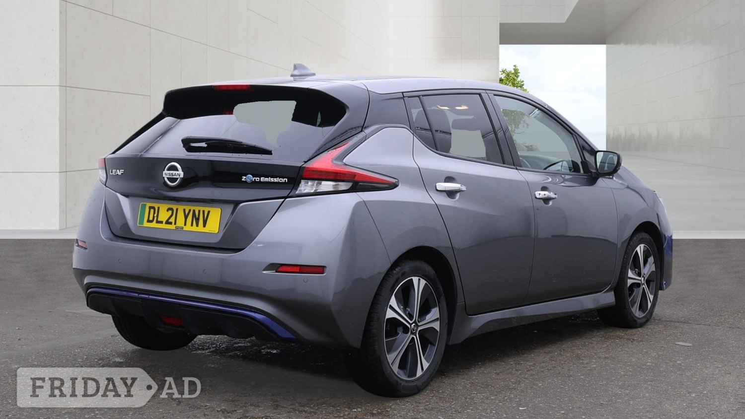 [ berth ]Nissan LEAF