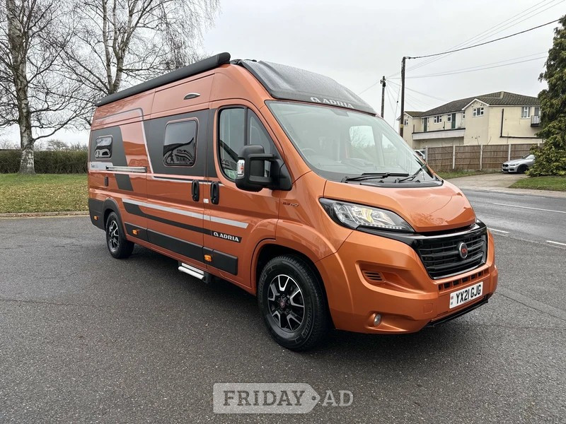 [4 berth ]Adria Twin Supreme 640 SGX