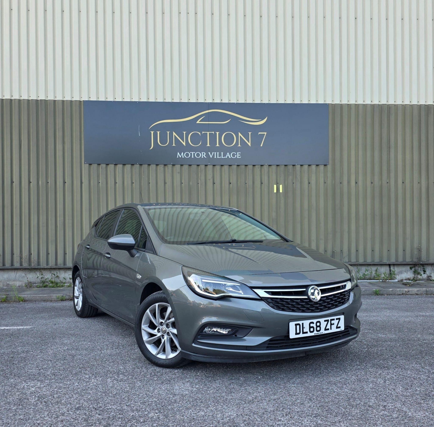 [ berth ]Vauxhall Astra