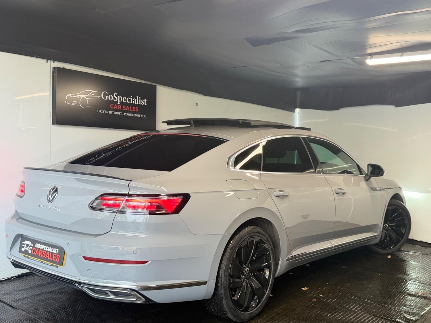 Volkswagen Arteon 2023 - Cars in St. Albans