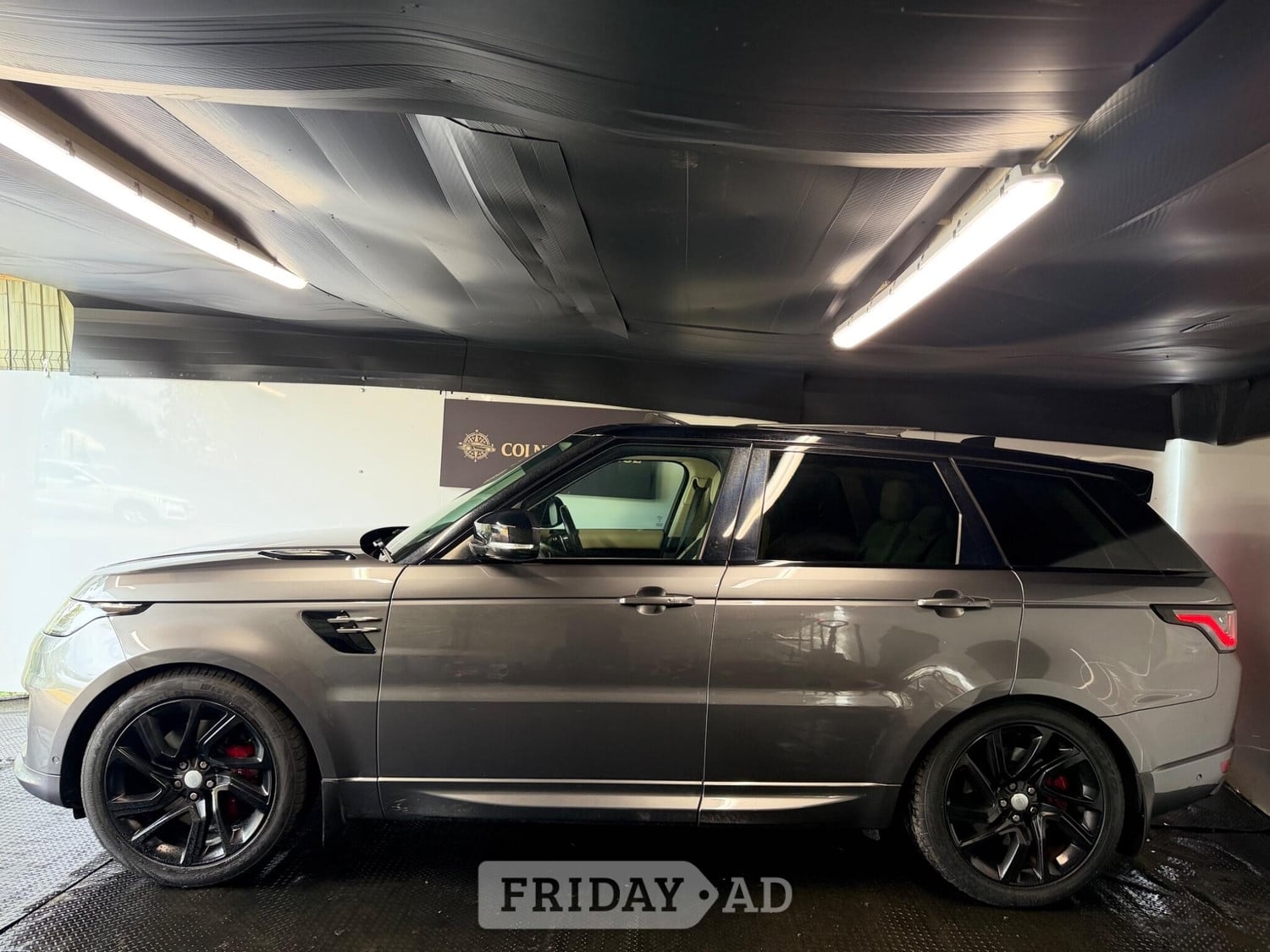 [ berth ]Land Rover Range Rover Sport
