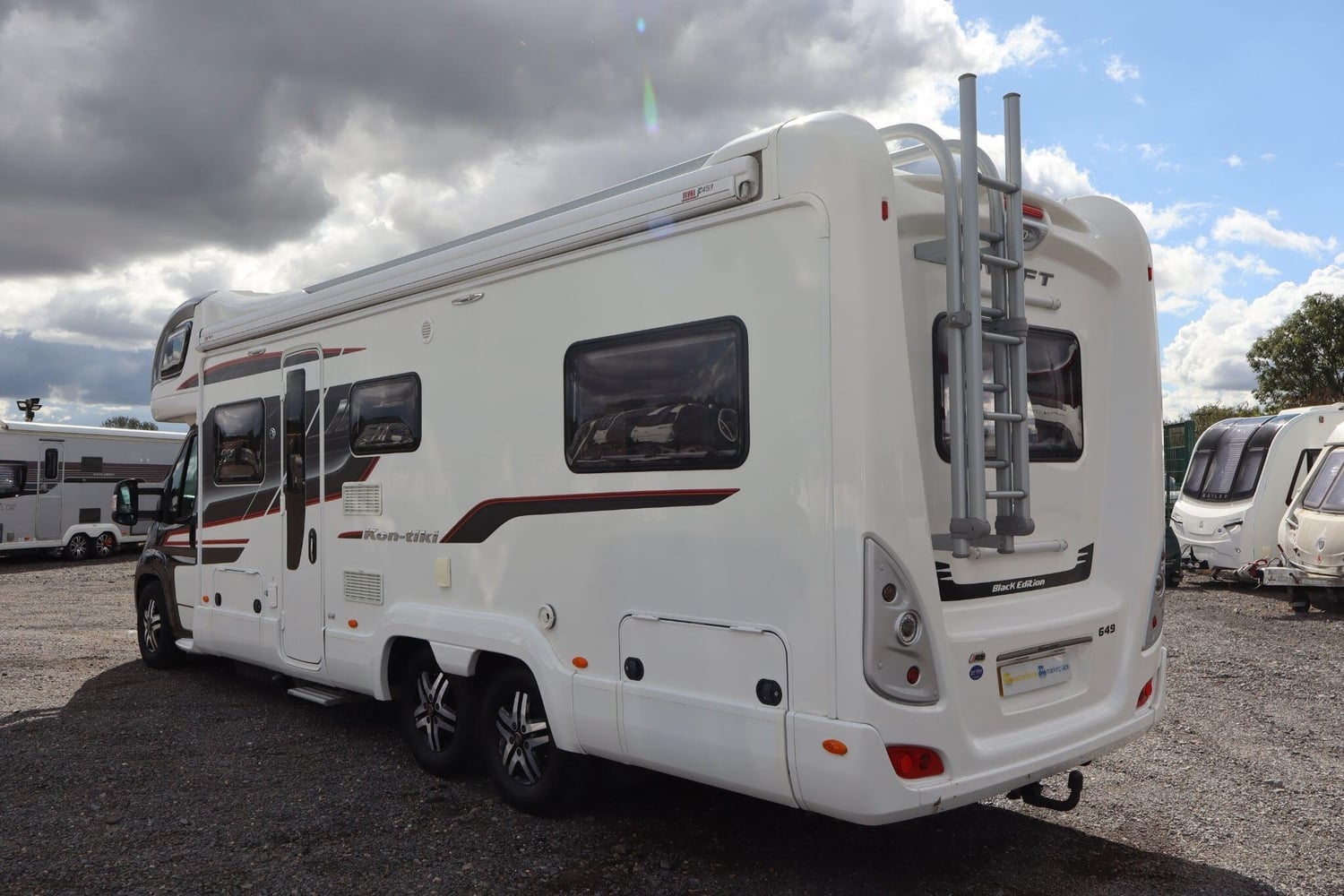 [6 berth ]Swift Kon-Tiki 649 Black Edition with Hab Air-Con