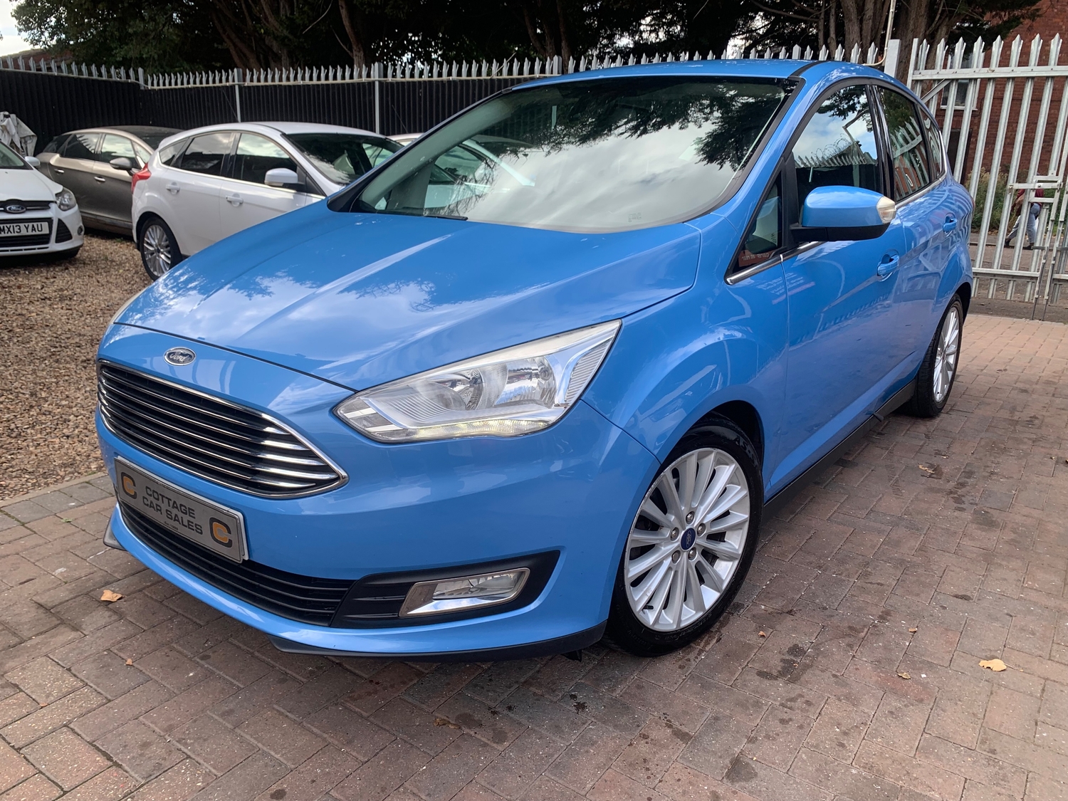 [ berth ]Ford C-MAX