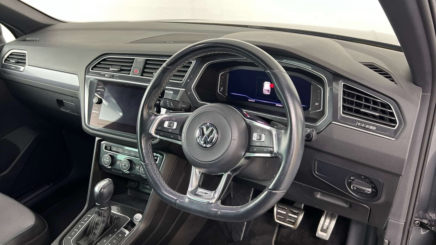 Volkswagen Tiguan 2019 - Cars