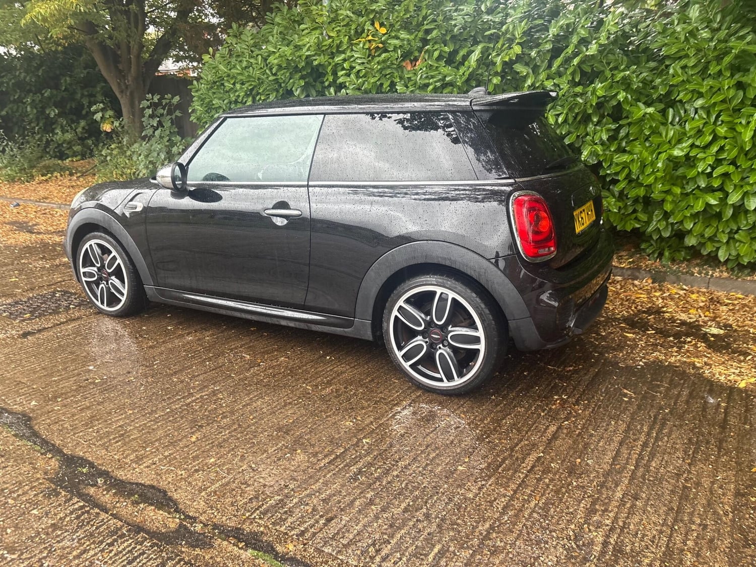 Mini Hatch 2017 - Cars in High Wycombe