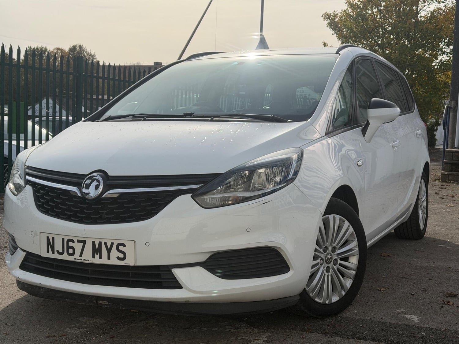 [ berth ]Vauxhall Zafira Tourer