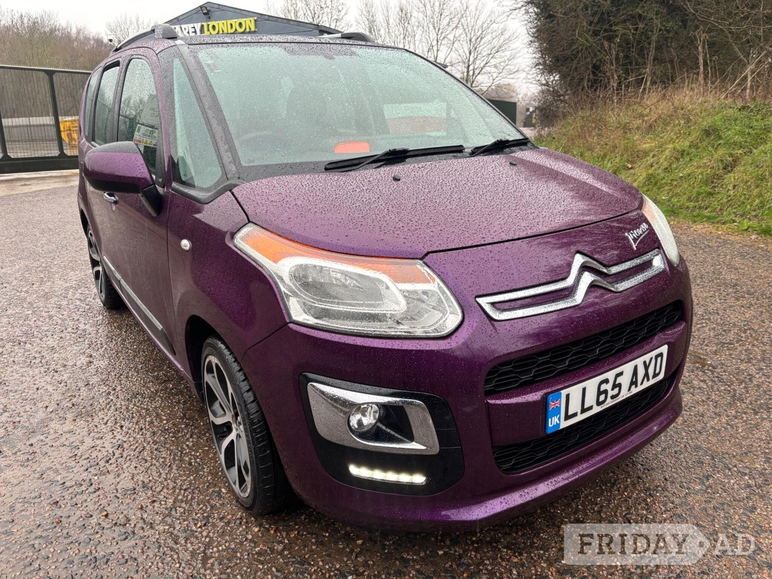 Citroen C3 Picasso 2015 in St. Albans
