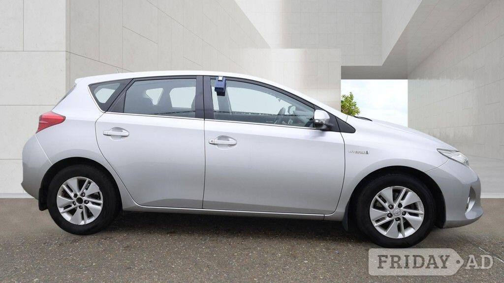 Toyota Auris 2013 - Cars