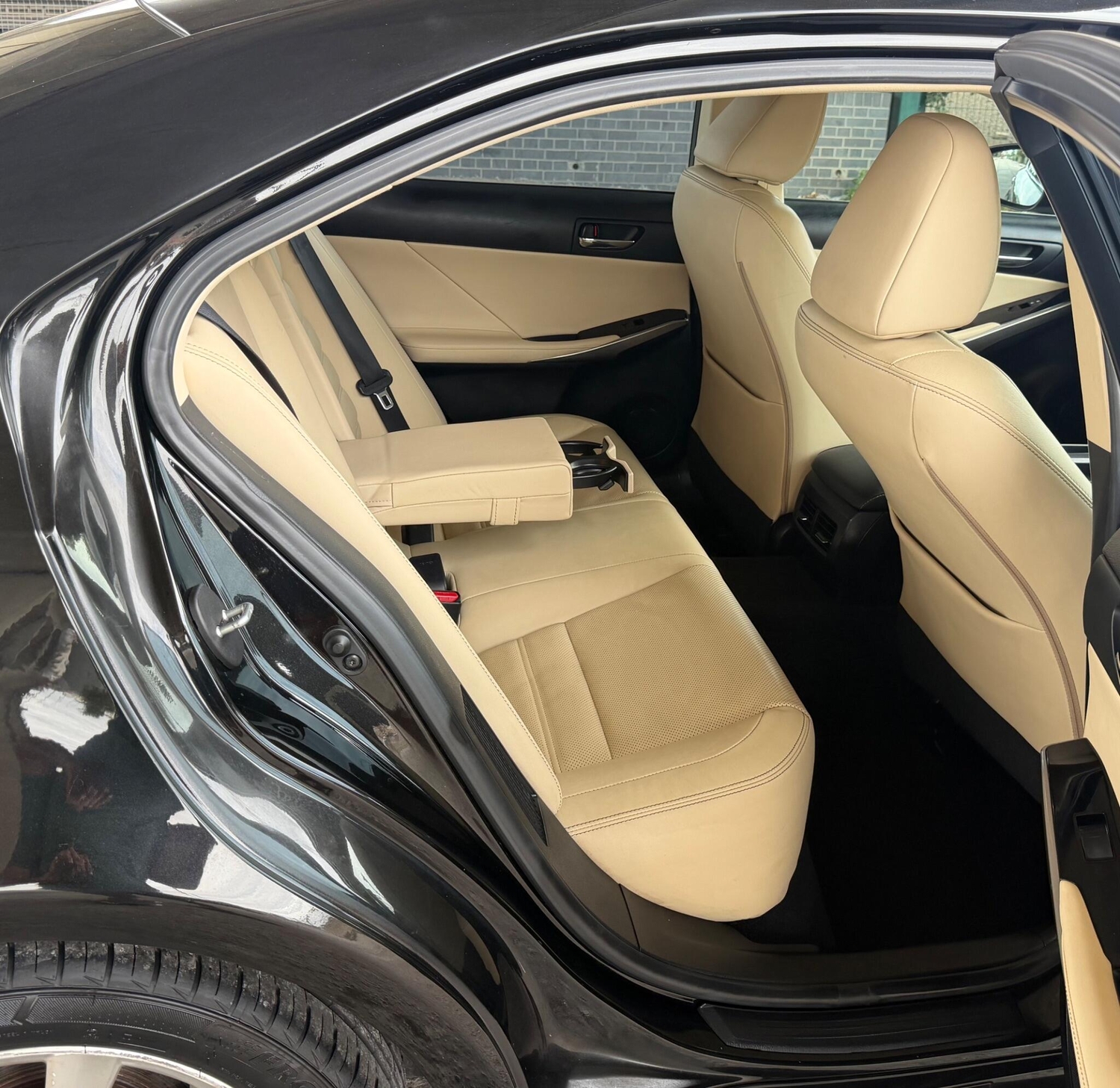 Lexus IS 2016 - Cars in Havering