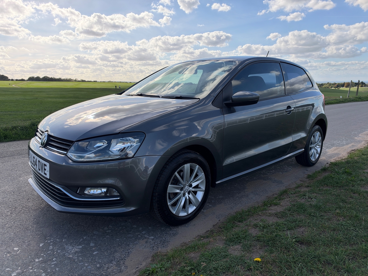 Volkswagen Polo 2014 - Cars in Epsom