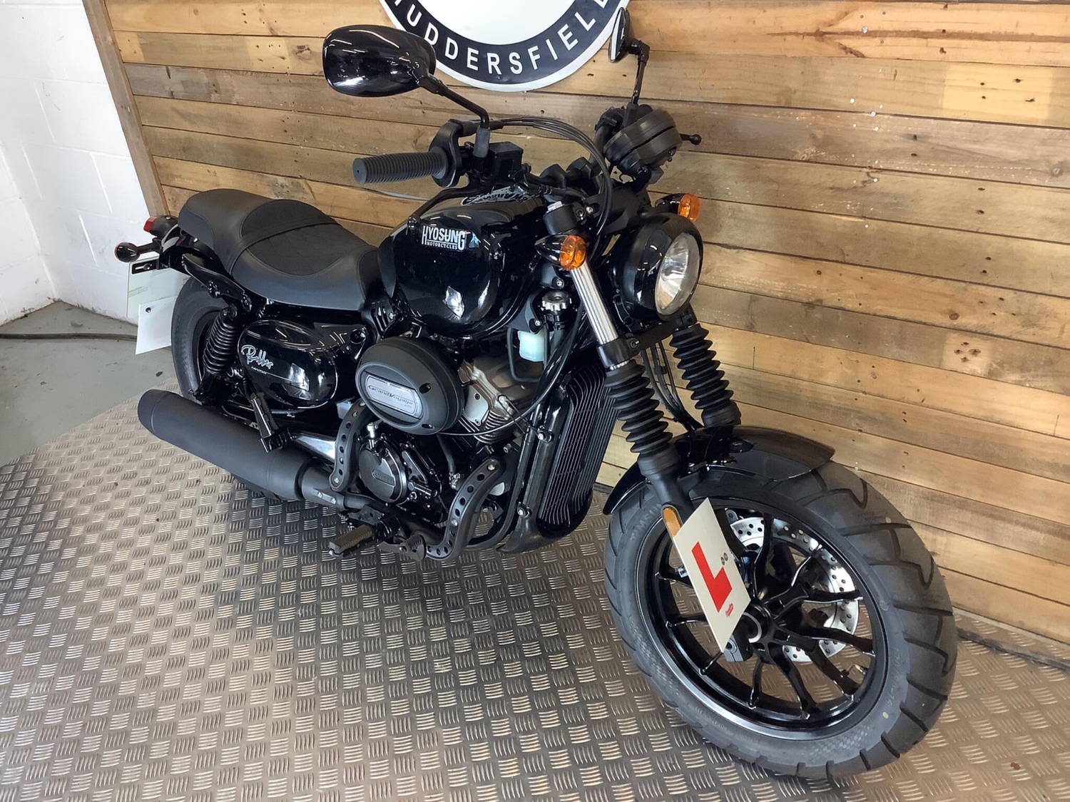 Hyosung GV 2021 - Motorbikes, Scooters & Quads