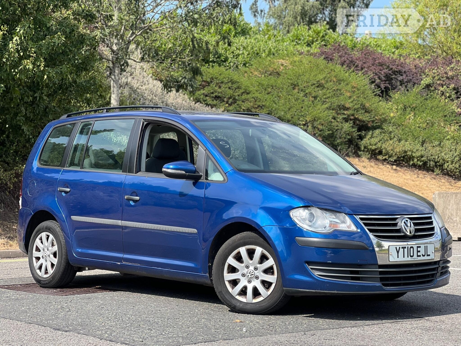 Volkswagen Touran 2010 in Birmingham