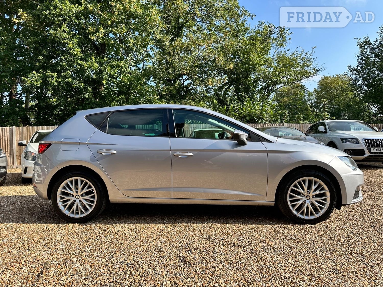 [ berth ]SEAT Leon